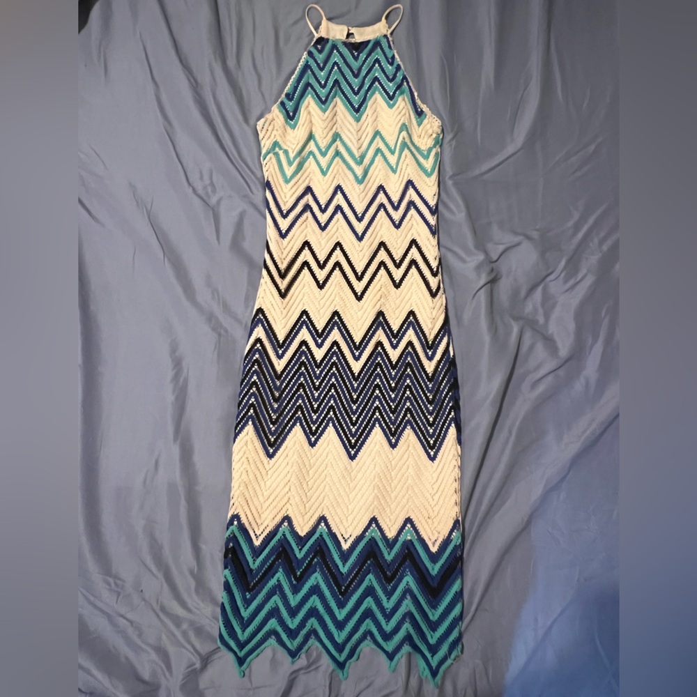 Medium Dress - Picture 2 of 4
